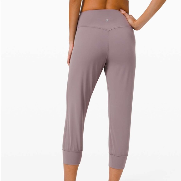 lululemon cropped joggers